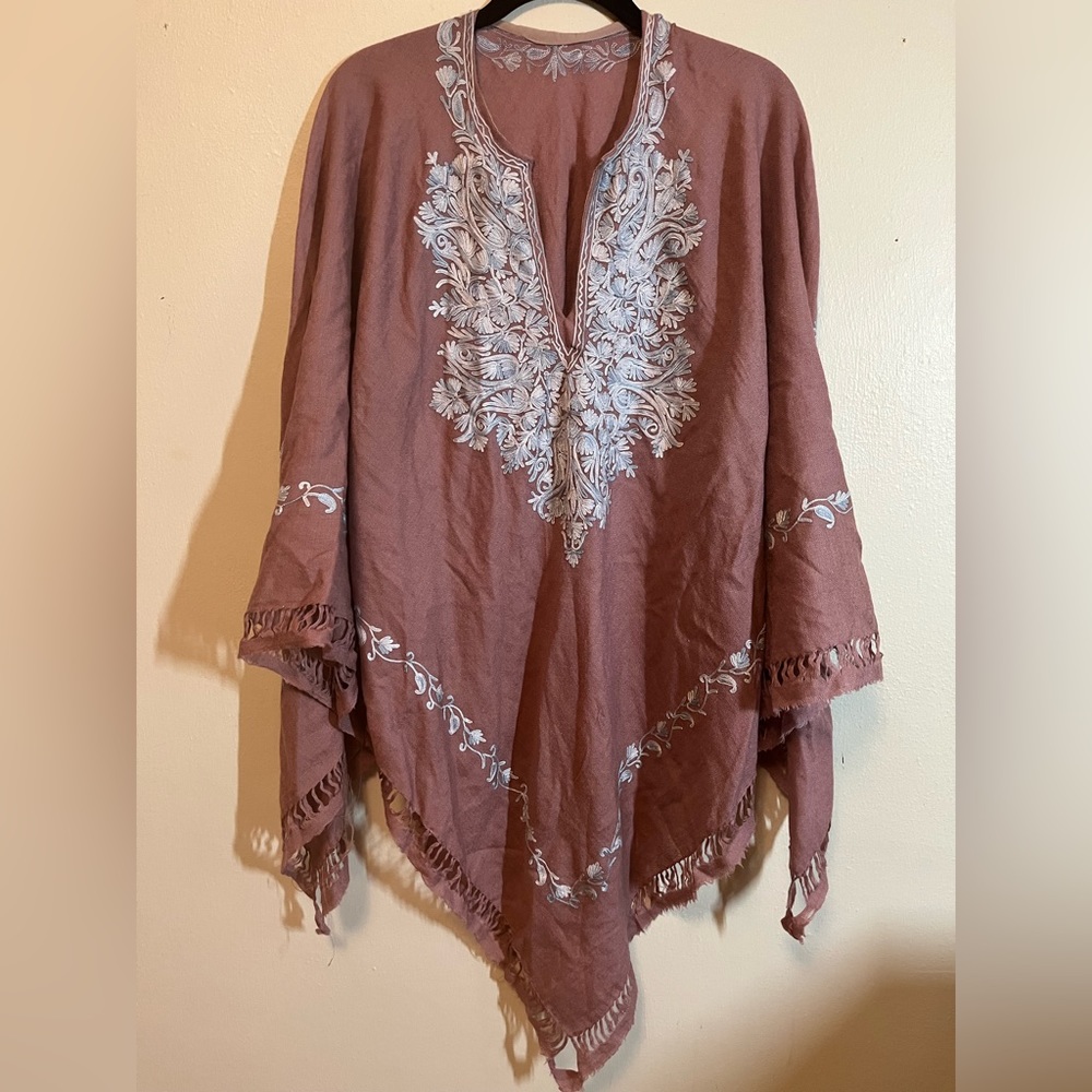 🤎 Handmade Shawl. Can fit a S to XL